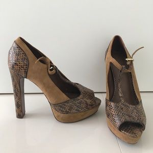 Tory Burch peep-toe pumps!